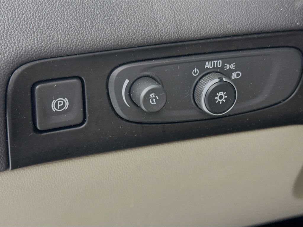 Used 2018 Buick Enclave Essence w/ Trailering Package image 10