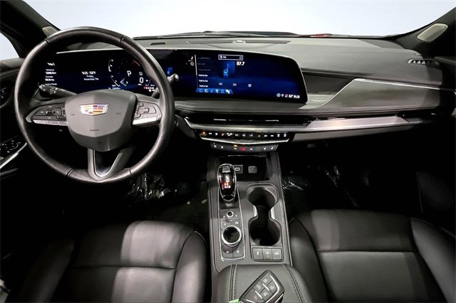 Used 2024 Cadillac XT4 Premium Luxury image 16