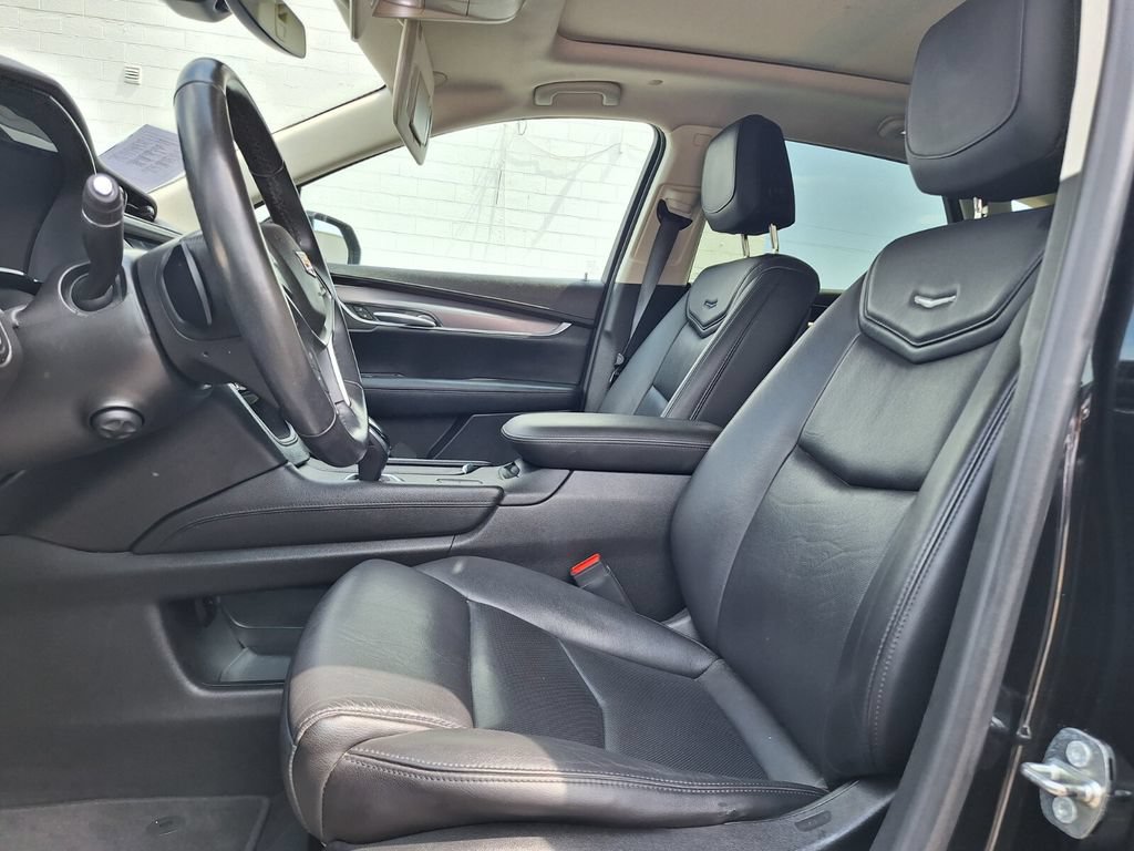 Used 2018 Cadillac XT5 Premium Luxury FWD image 24