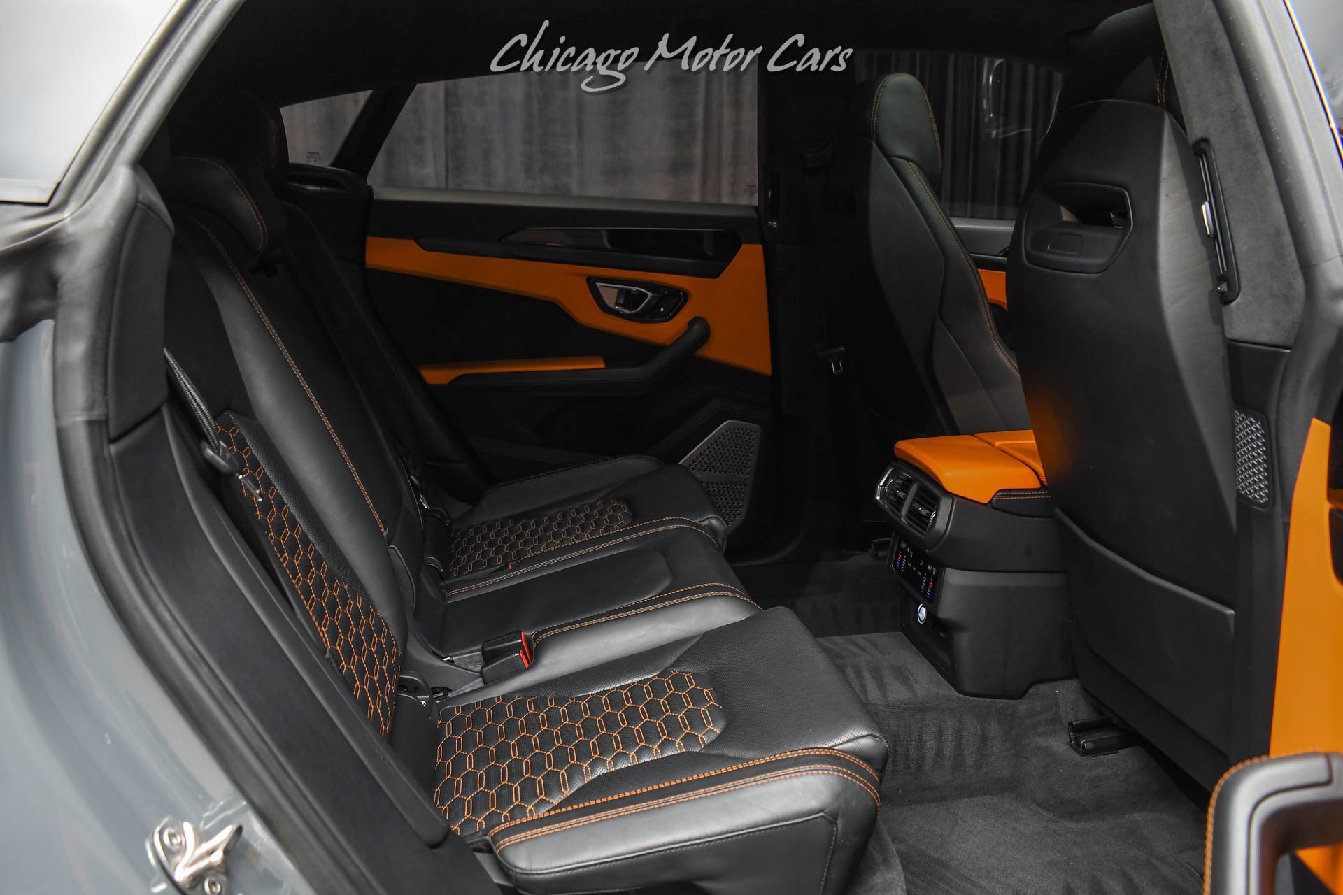 Used 2021 Lamborghini Urus AWD/4WD image 29