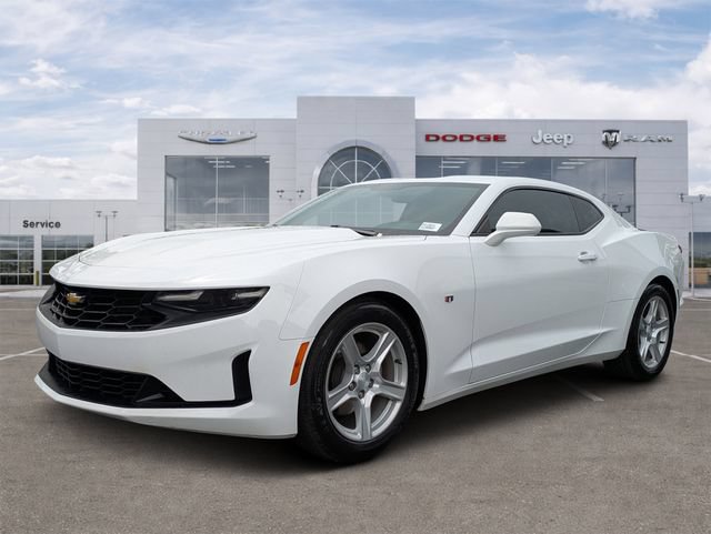Used 2023 Chevrolet Camaro LT RWD image 5