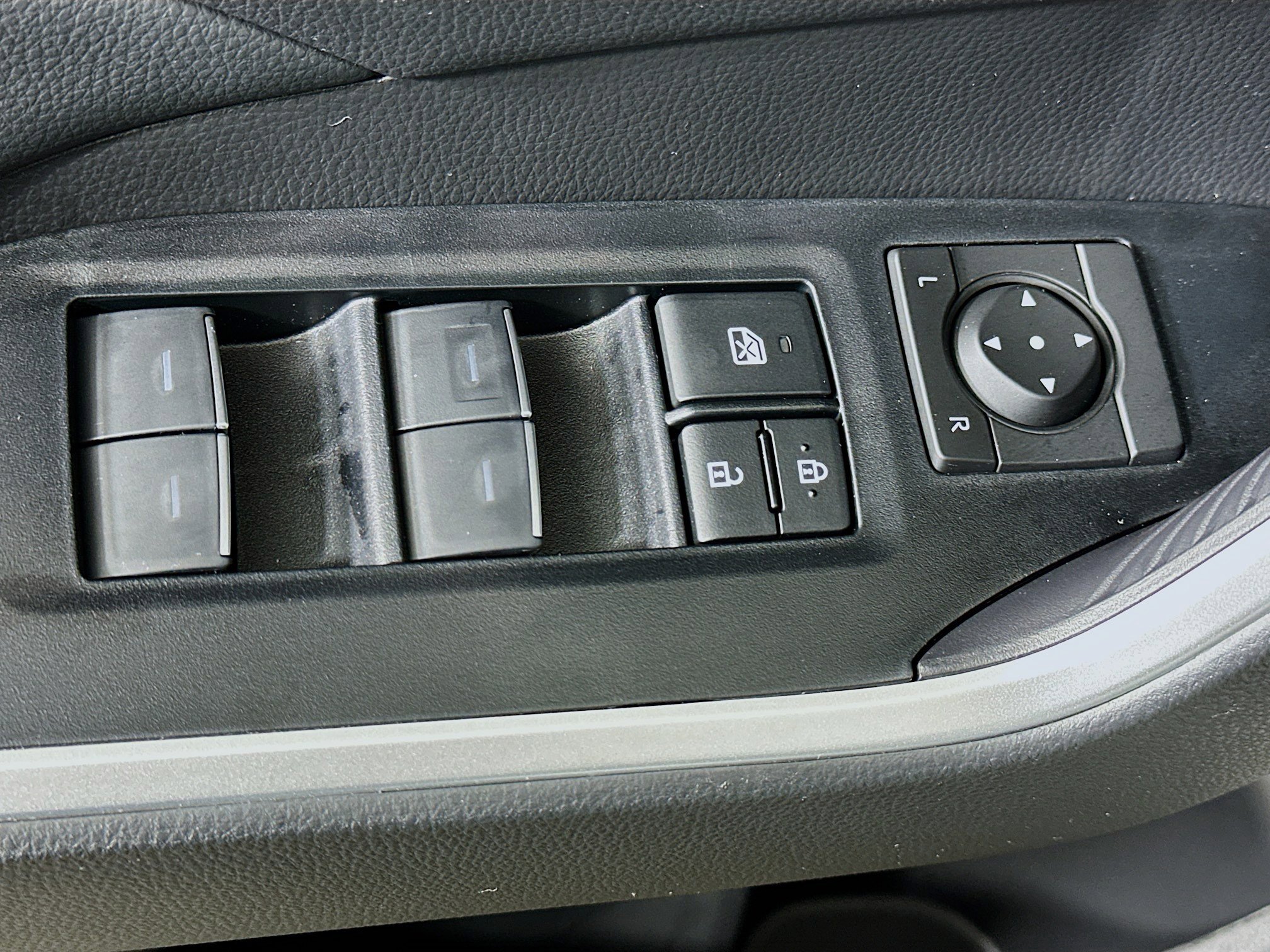 Used 2025 Toyota RAV4 XLE w/ Convenience Package image 15