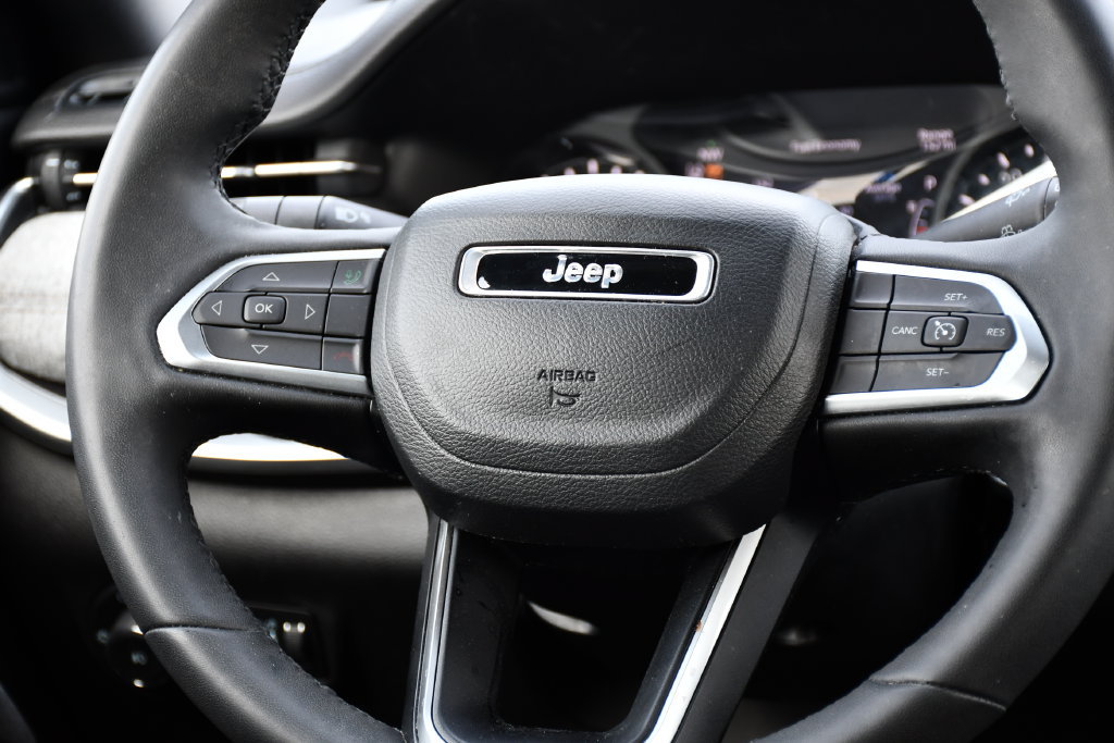 Used 2023 Jeep Compass Latitude AWD/4WD image 25