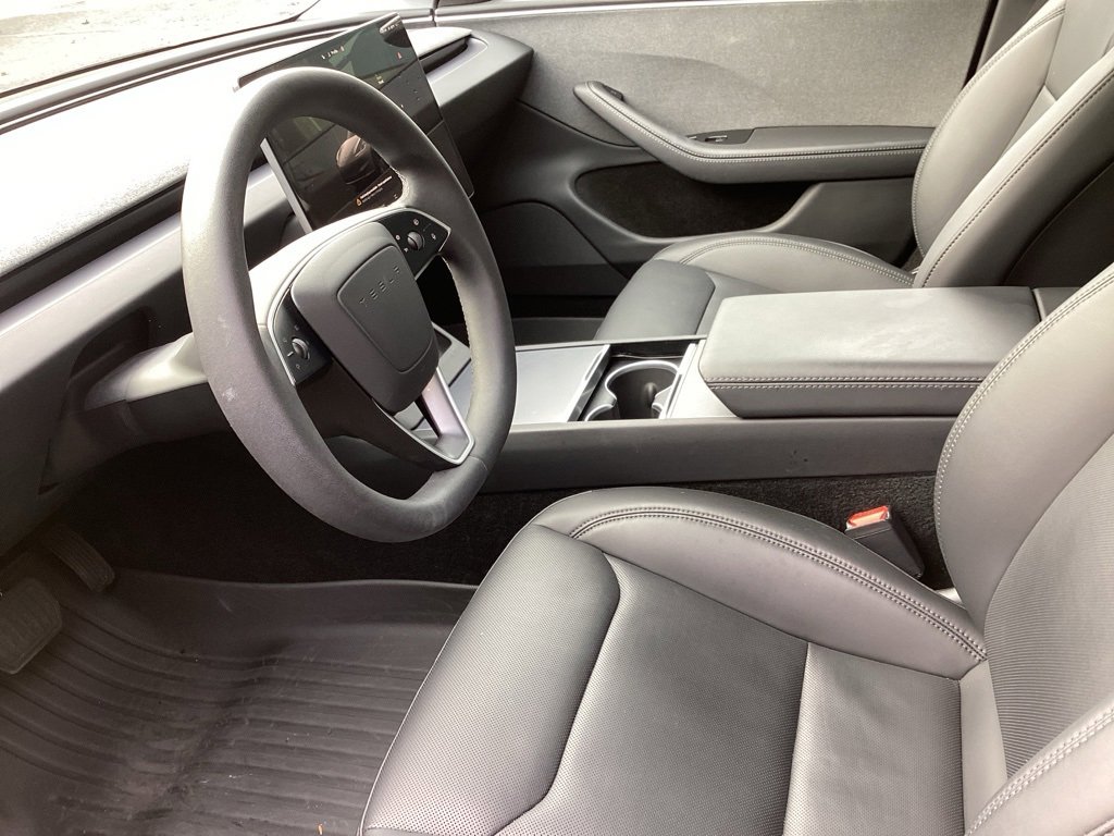 Used 2025 Tesla Model 3 Long Range image 4