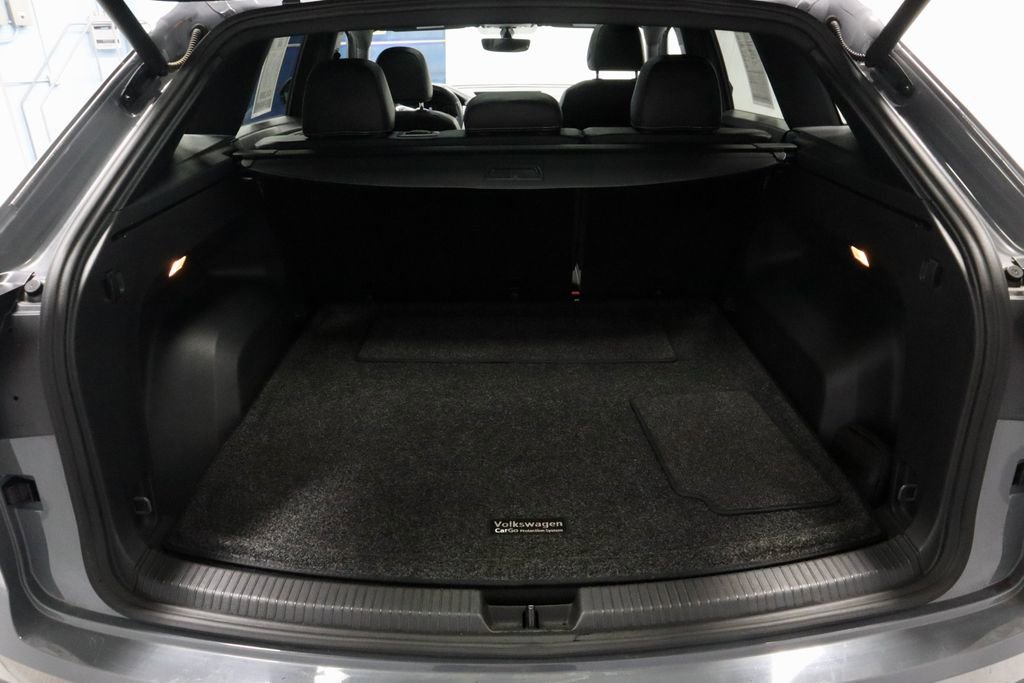 Used 2021 Volkswagen Atlas Cross Sport SE w/ Panoramic Sunroof Package image 14