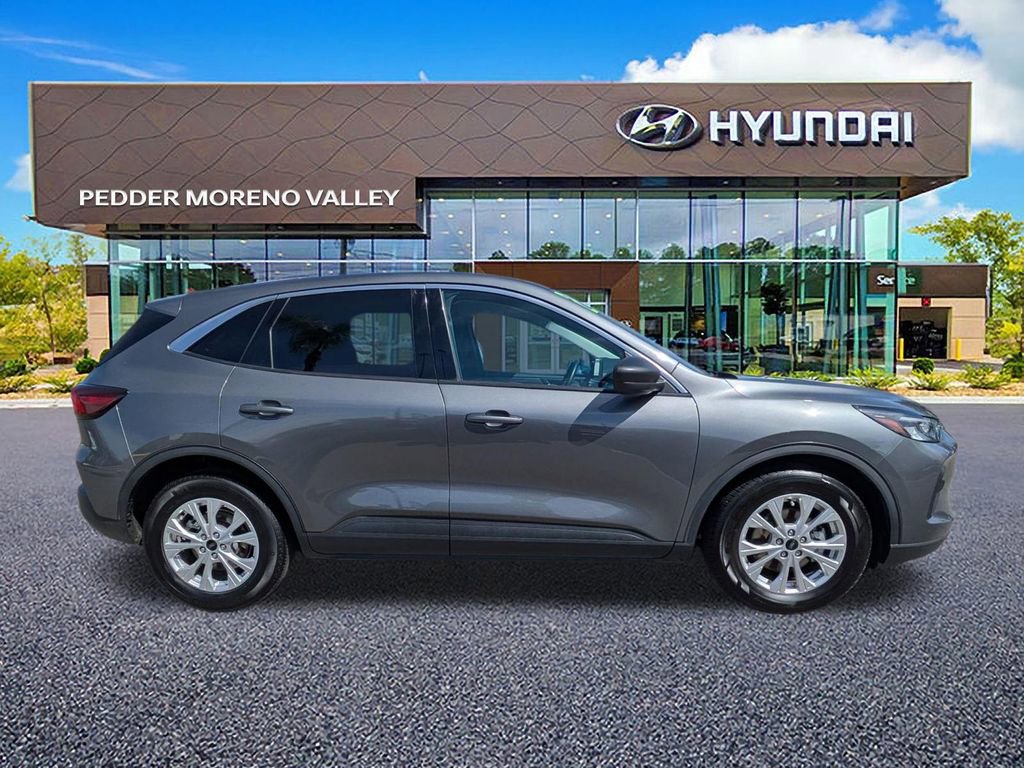 Used 2024 Ford Escape Active image 2