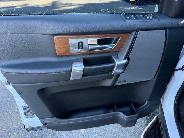 Used 2015 Land Rover LR4 HSE AWD/4WD image 23
