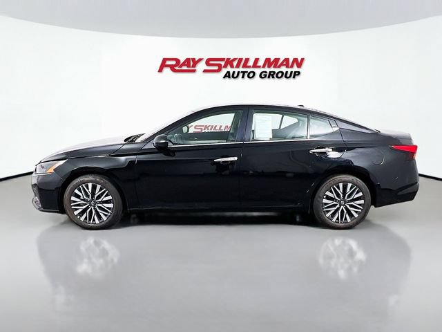 Used 2025 Nissan Altima 2.5 SV FWD image 4