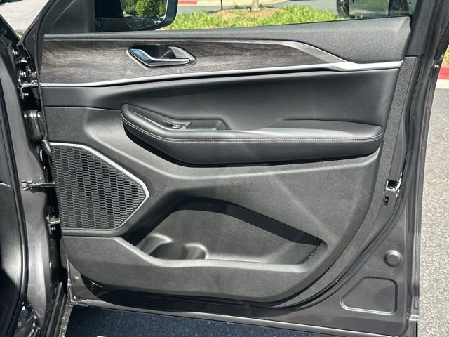 New 2026 Jeep Grand Cherokee L Limited RWD image 16