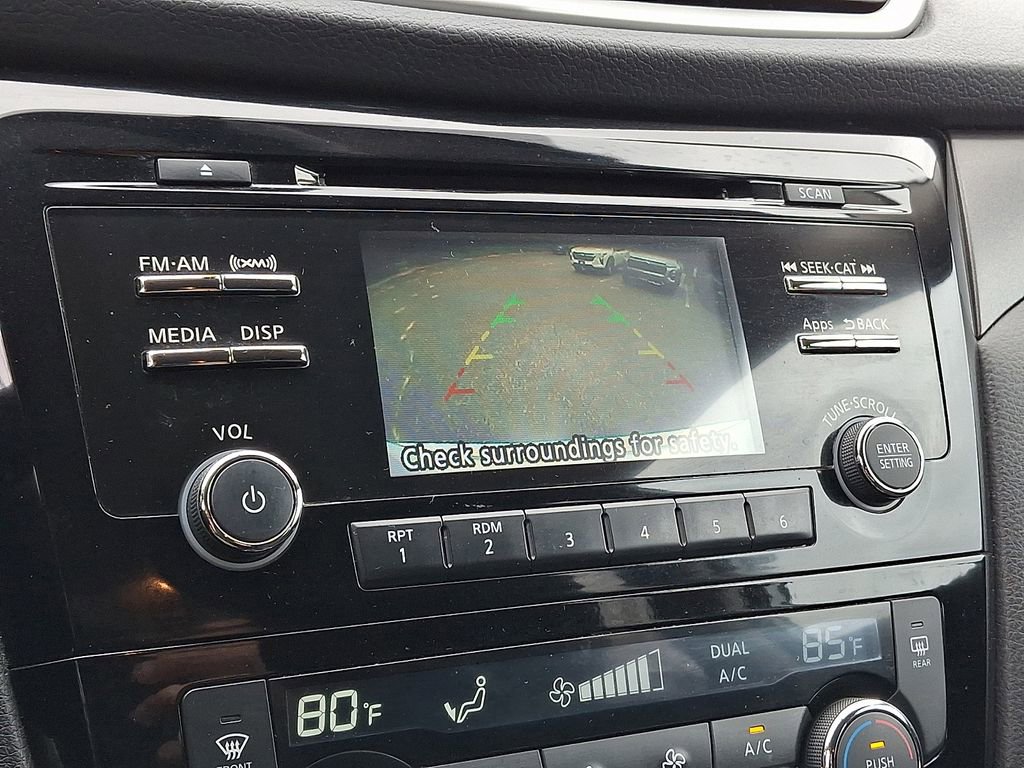 Used 2016 Nissan Rogue SV AWD/4WD image 18