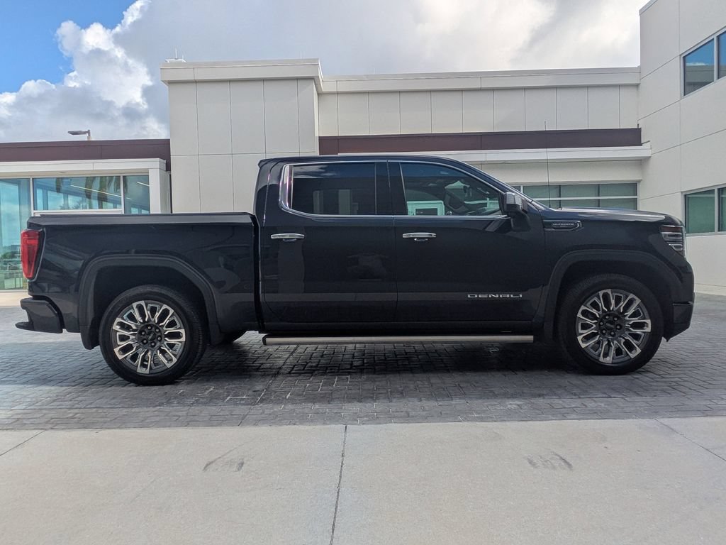 Used 2023 GMC Sierra 1500 Denali Ultimate AWD/4WD image 4