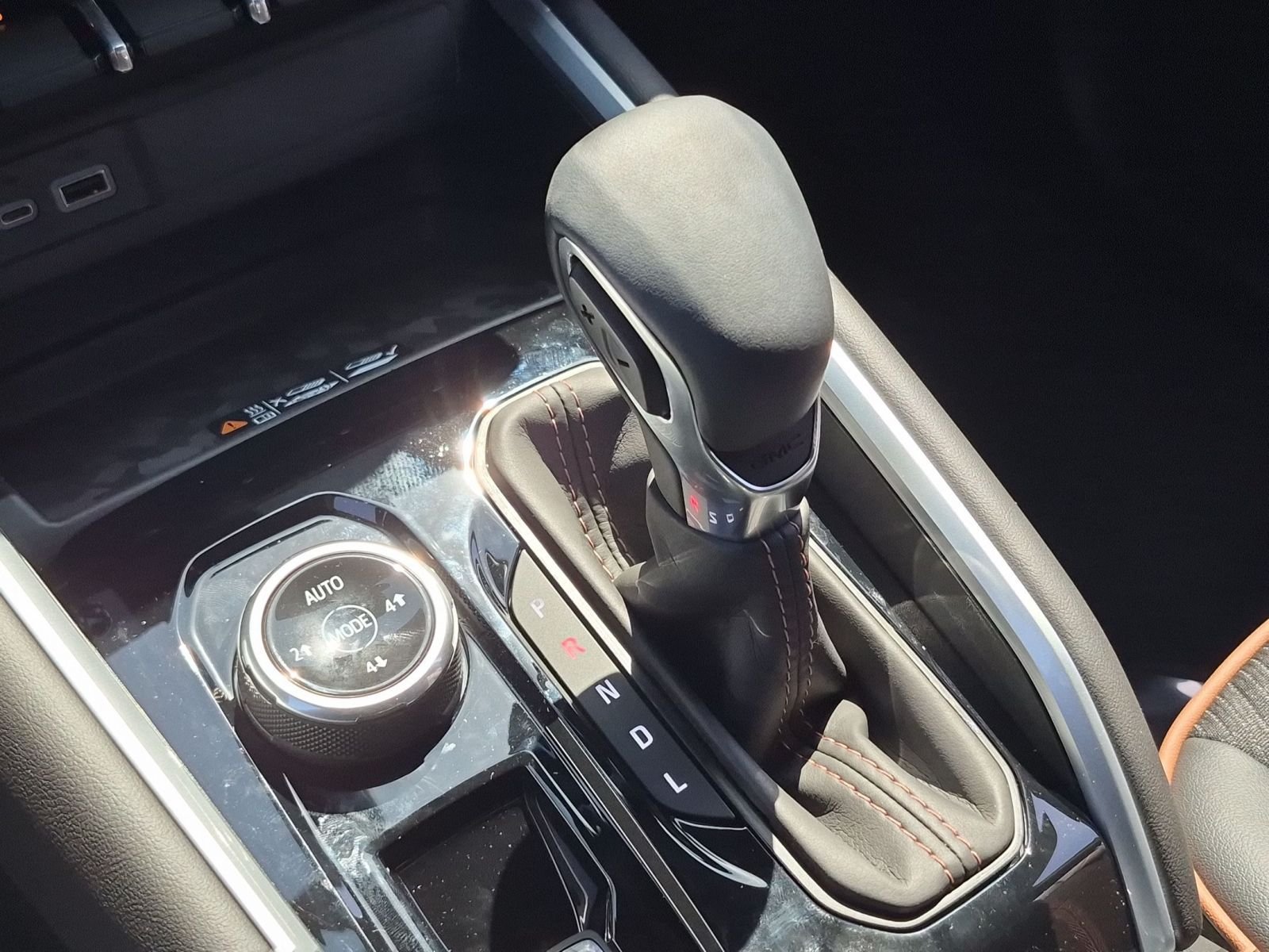 New 2026 GMC Canyon AT4 AWD/4WD image 15