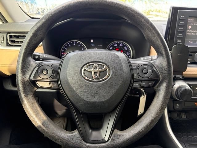 Used 2021 Toyota RAV4 LE FWD image 20