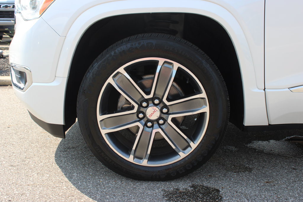 Certified 2018 GMC Acadia Denali w/ Technology Package AWD/4WD image 31