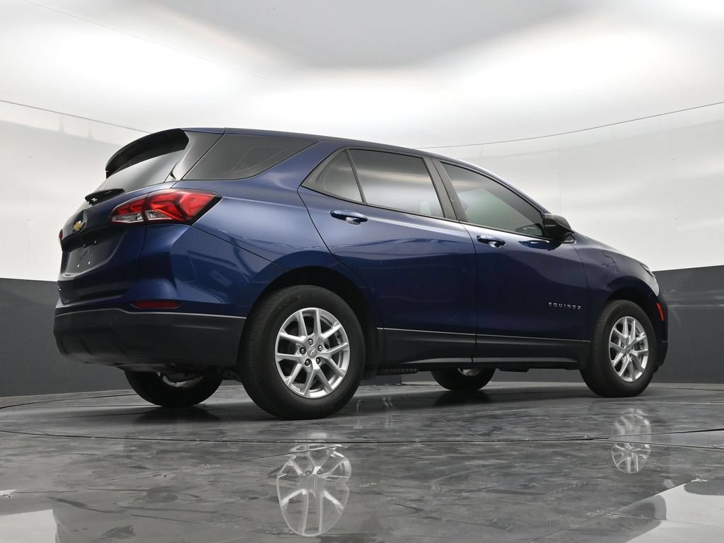 Used 2022 Chevrolet Equinox LS FWD image 24