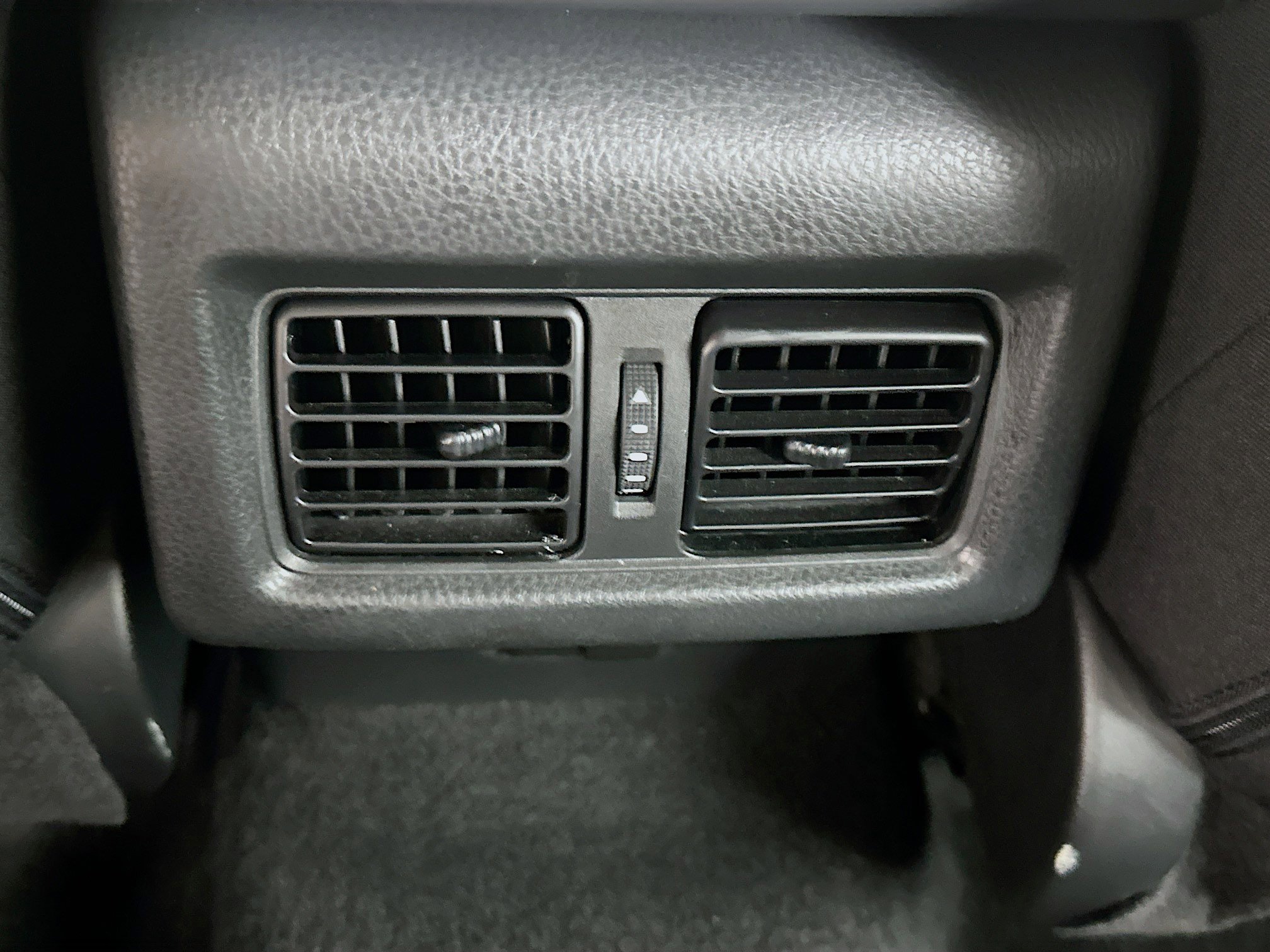 Used 2025 Toyota Camry LE image 27