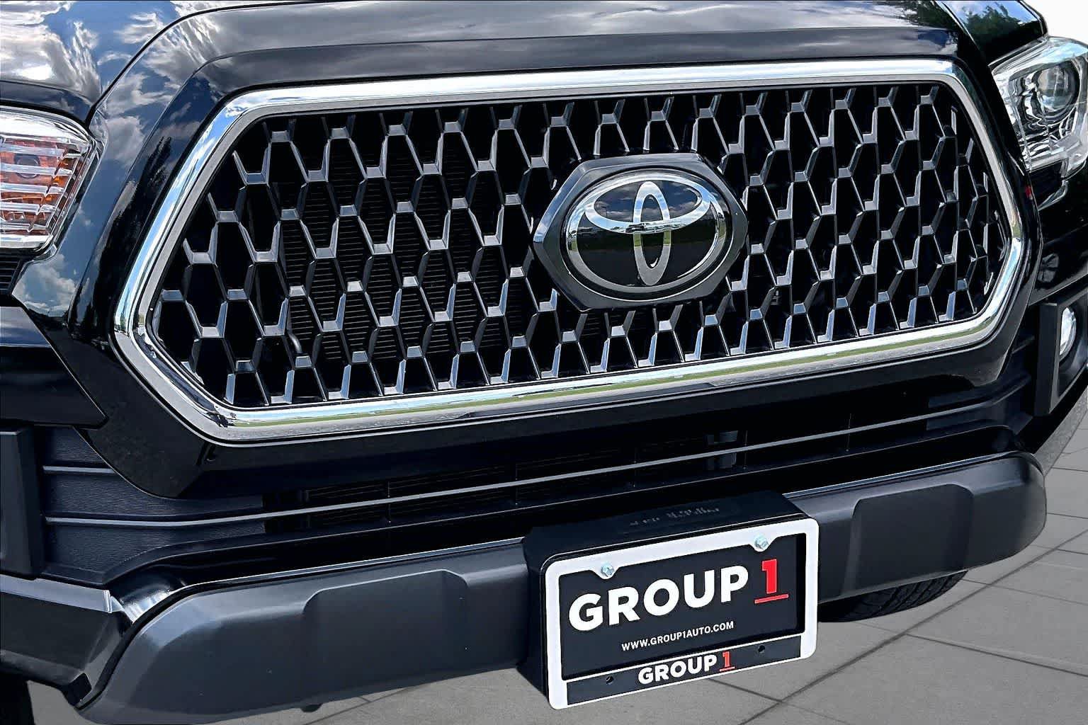 Used 2018 Toyota Tacoma TRD Off-Road w/ Technology Package AWD/4WD image 29