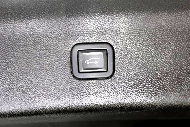Used 2023 Buick Enclave Essence w/ Sound and Sites Package image 16