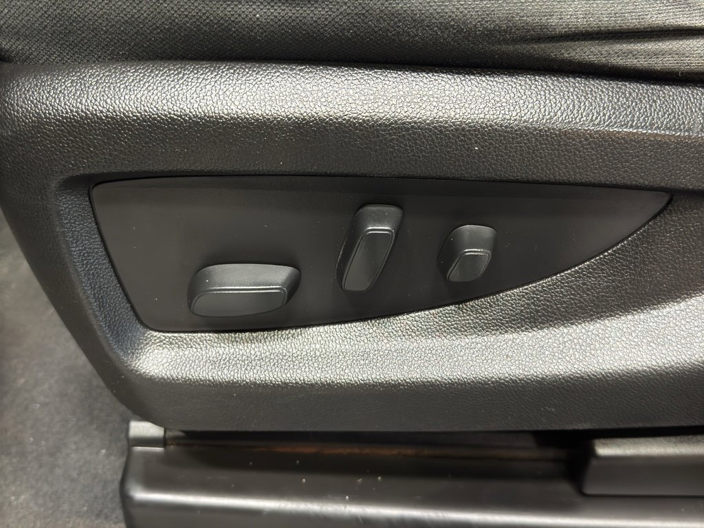 Used 2019 Chevrolet Silverado 1500 LT w/ All Star Edition image 14