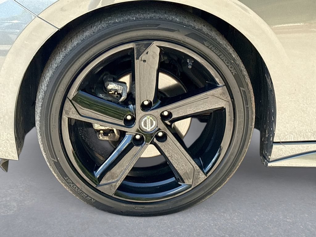 Used 2023 Nissan Sentra SR w/ Midnight Edition Package FWD image 17