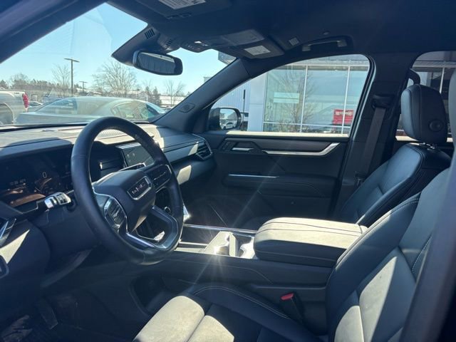 Used 2025 GMC Acadia Elevation w/ Elevation Premium Package image 10