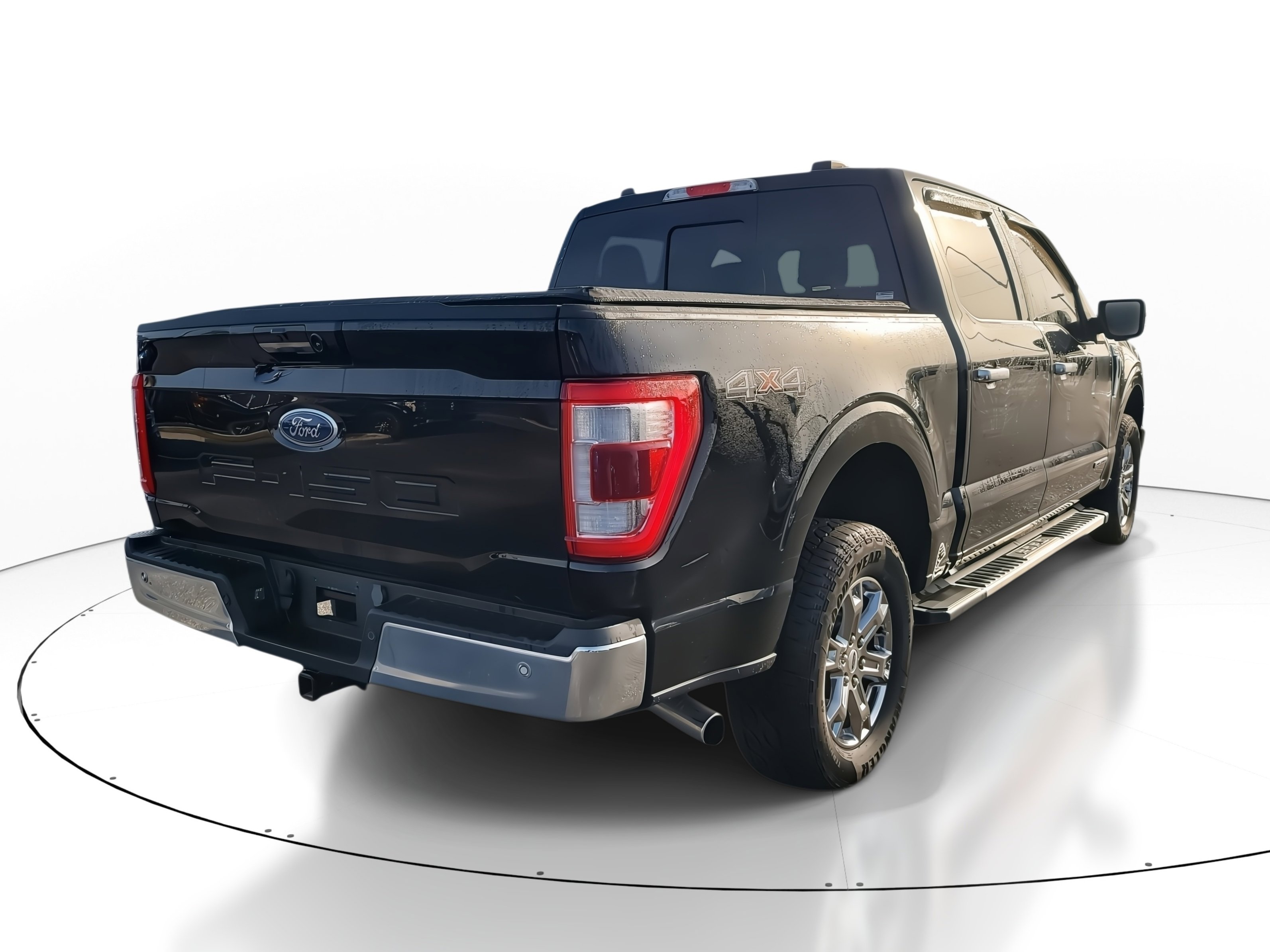 Used 2023 Ford F150 Lariat w/ Trailer Tow Package image 4
