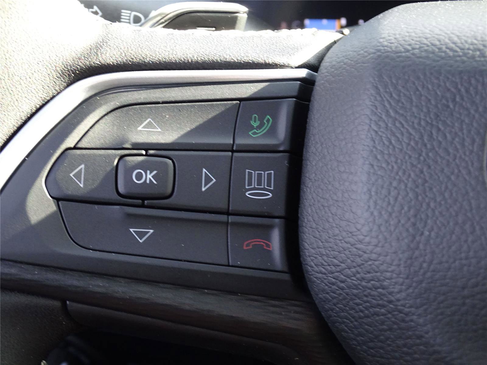 Used 2025 Jeep Grand Cherokee L Altitude image 35