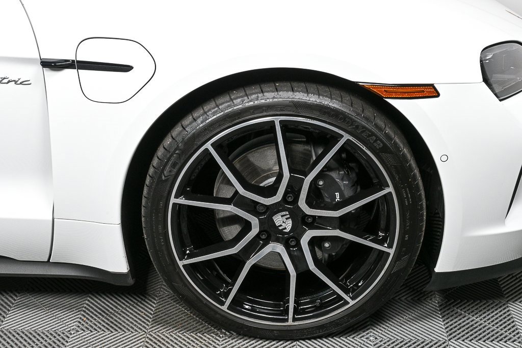 Certified 2025 Porsche Taycan image 38