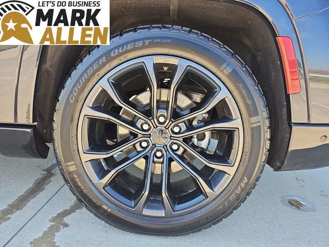 Used 2024 Jeep Grand Wagoneer L Series II w/ Quick Order Packagew 28T AWD/4WD image 34