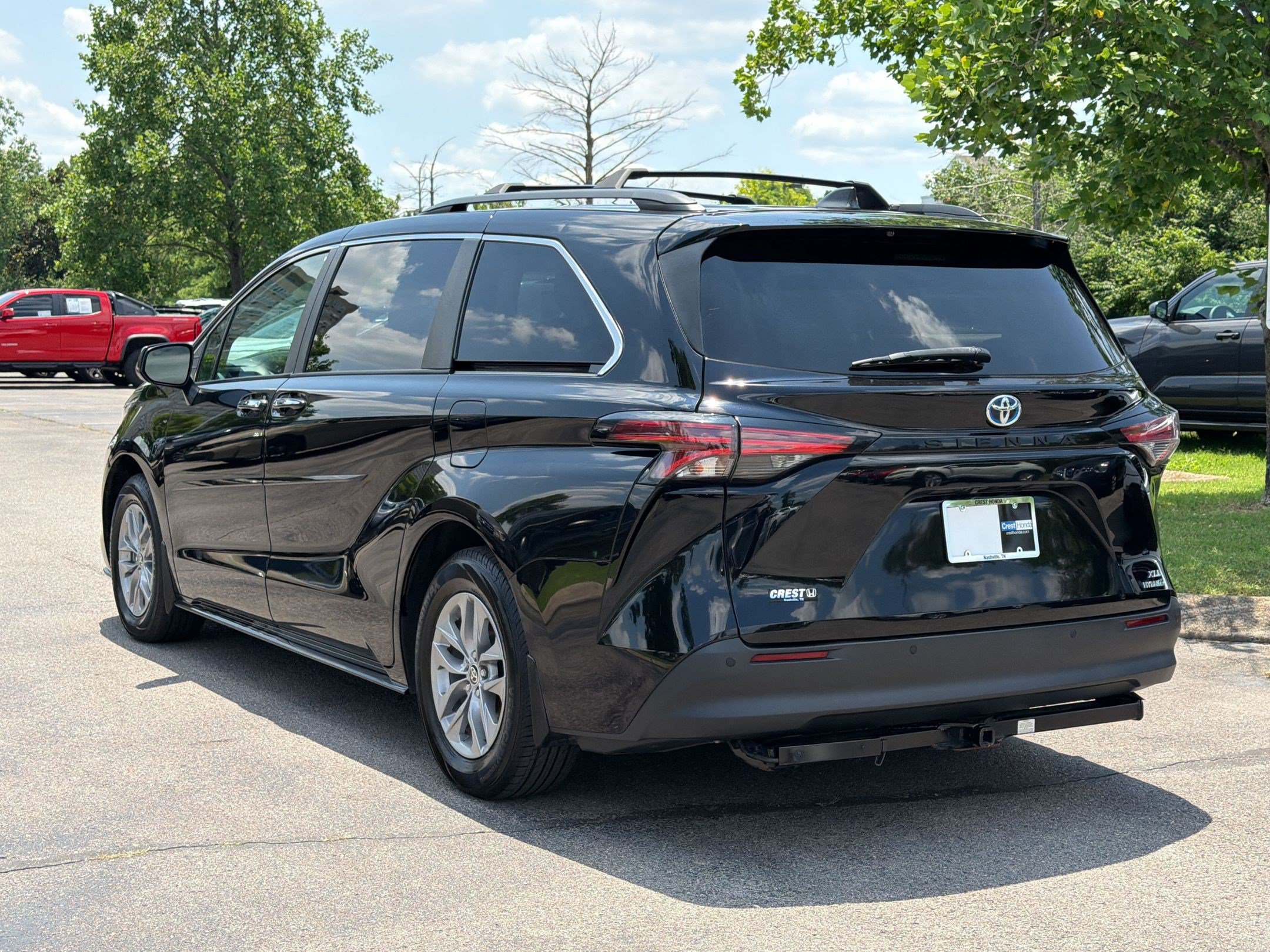 Used 2022 Toyota Sienna XLE FWD image 3
