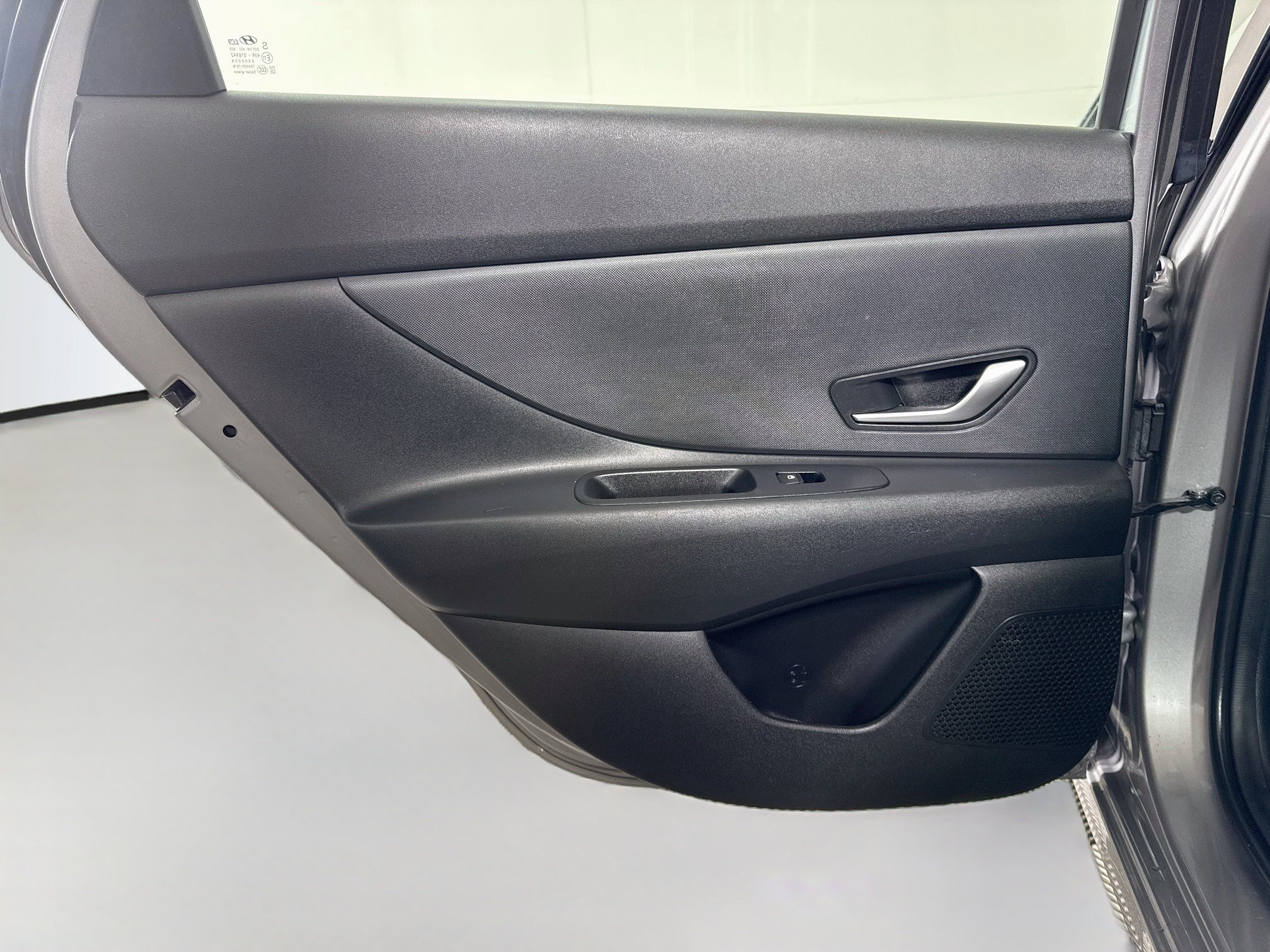 Used 2025 Hyundai Elantra SE FWD image 25