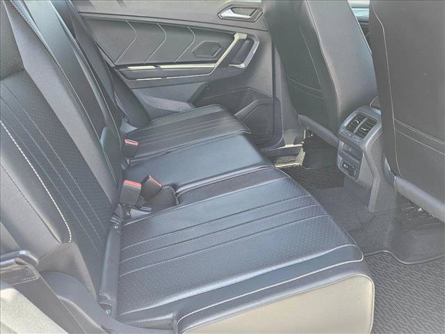 Used 2022 Volkswagen Tiguan SE R-Line AWD/4WD image 19