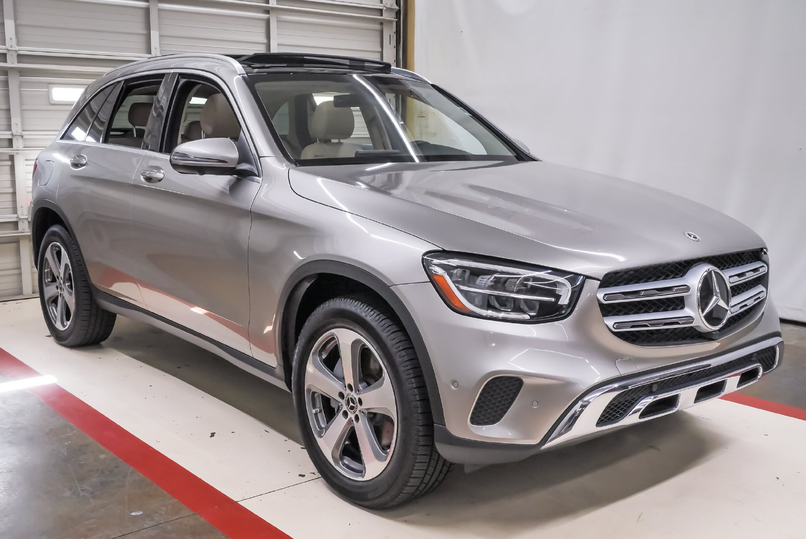 Used 2021 Mercedes-Benz GLC 300 image 5