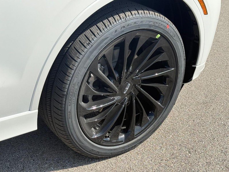 New 2027 Lincoln Aviator Reserve AWD/4WD image 4