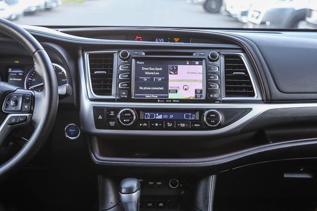 Used 2019 Toyota Highlander Limited AWD/4WD image 14