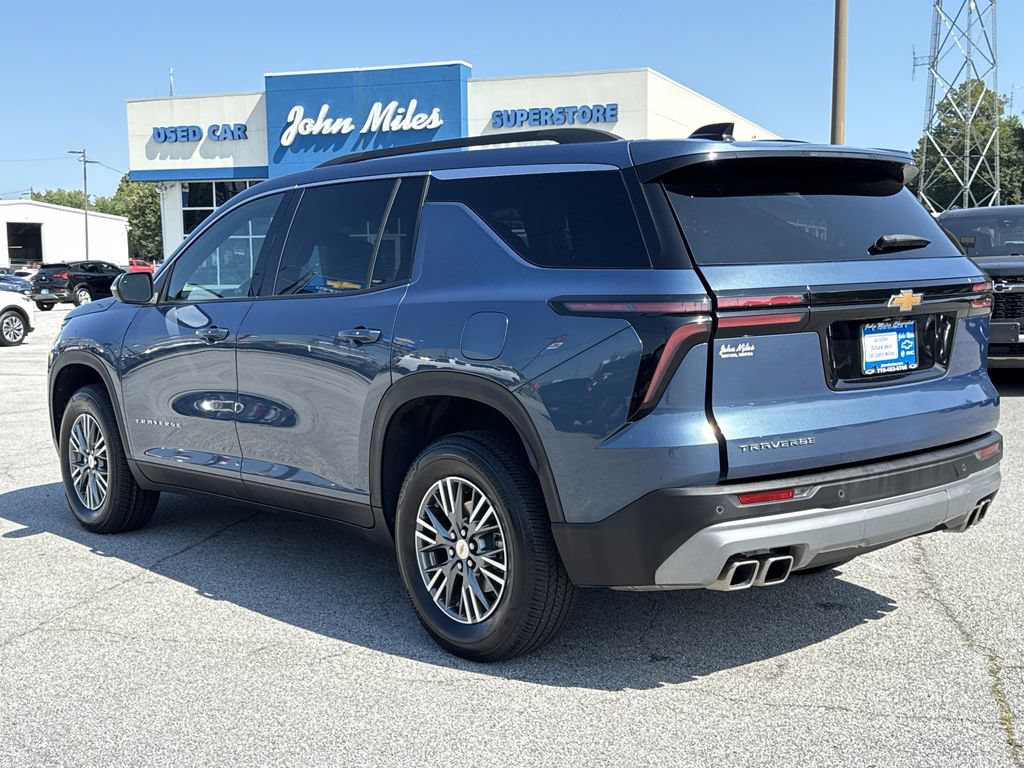 Used 2025 Chevrolet Traverse LT FWD image 23