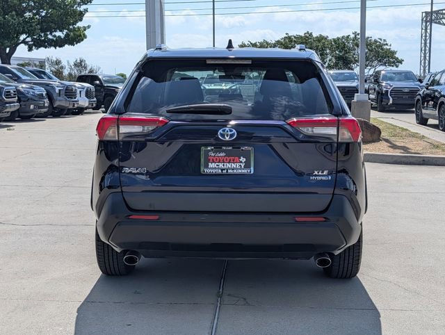 Used 2021 Toyota RAV4 XLE Premium AWD/4WD image 7