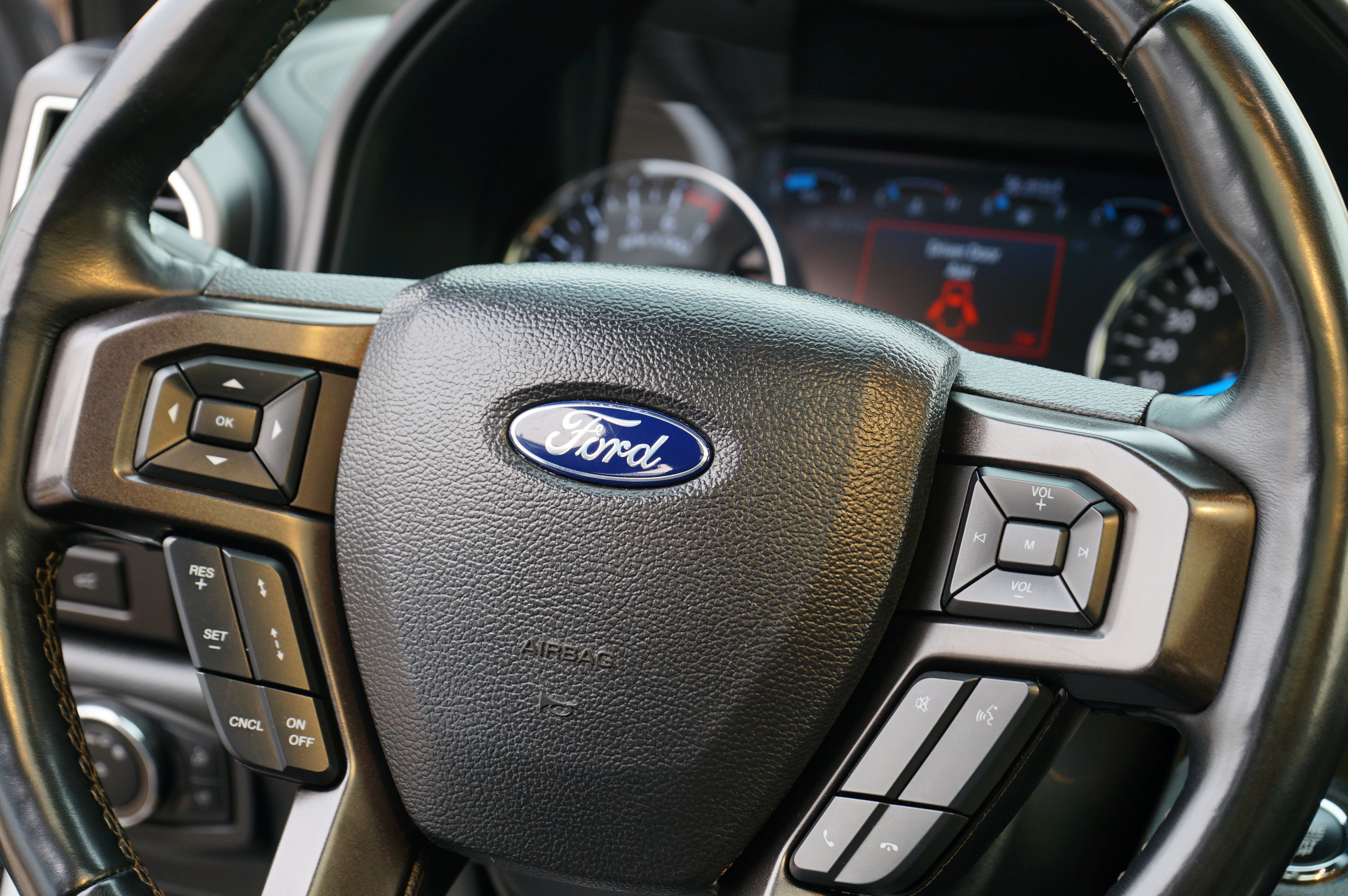 Used 2021 Ford Expedition Limited image 21