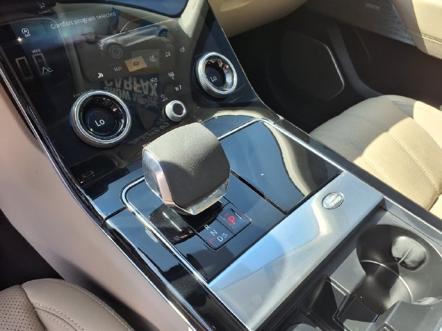 Used 2021 Land Rover Range Rover Velar S AWD/4WD image 32
