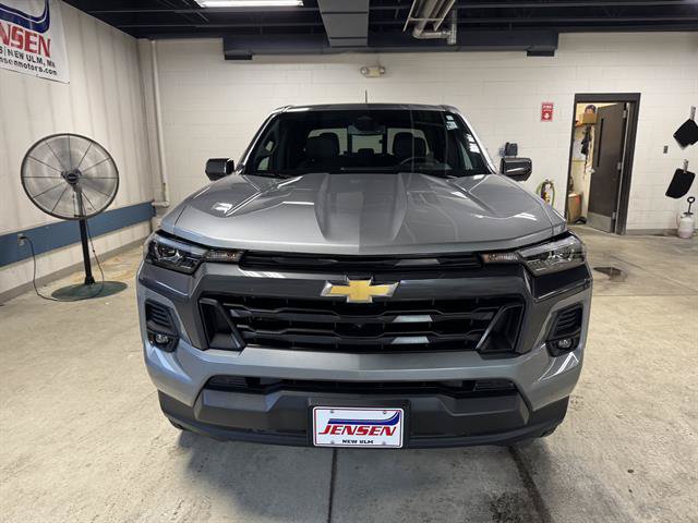 Certified 2024 Chevrolet Colorado LT w/ LT Convenience Package III AWD/4WD image 2