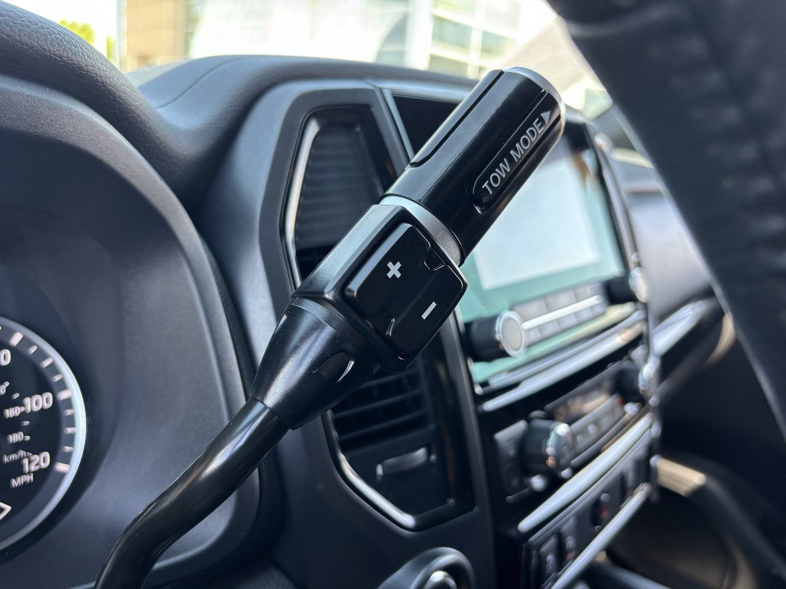 Certified 2024 Nissan Titan SV w/ SV Convenience Package AWD/4WD image 30
