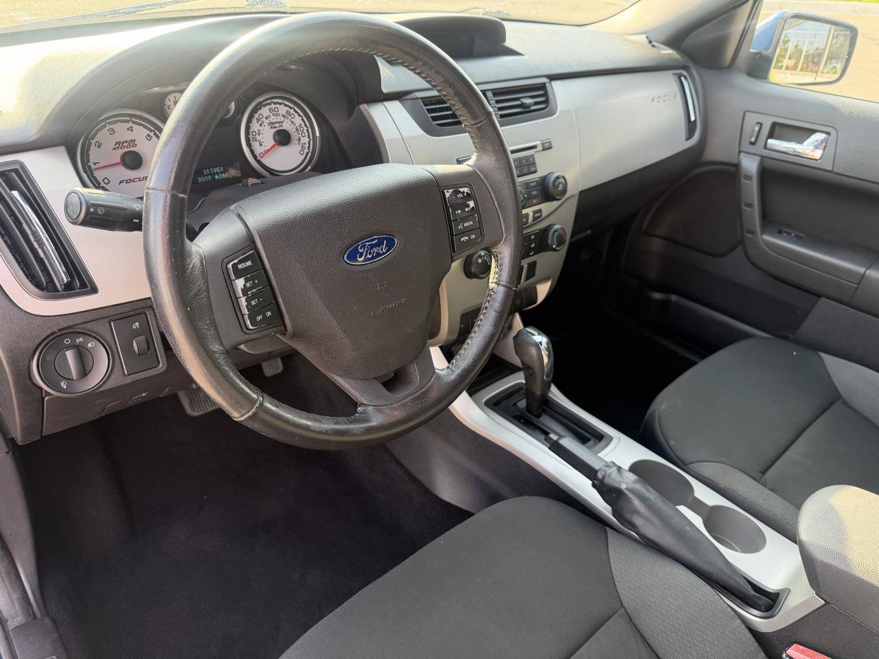 Used 2008 Ford Focus SES FWD image 9