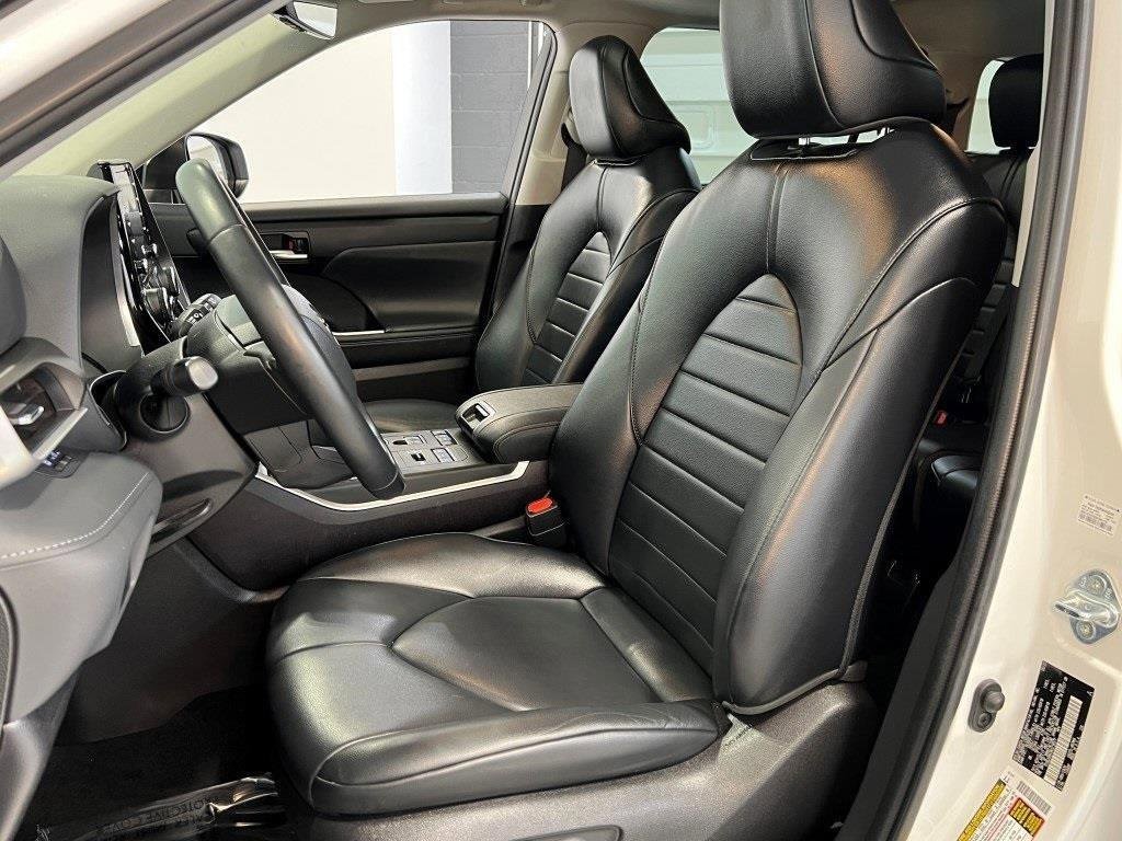 Used 2022 Toyota Highlander XLE image 25