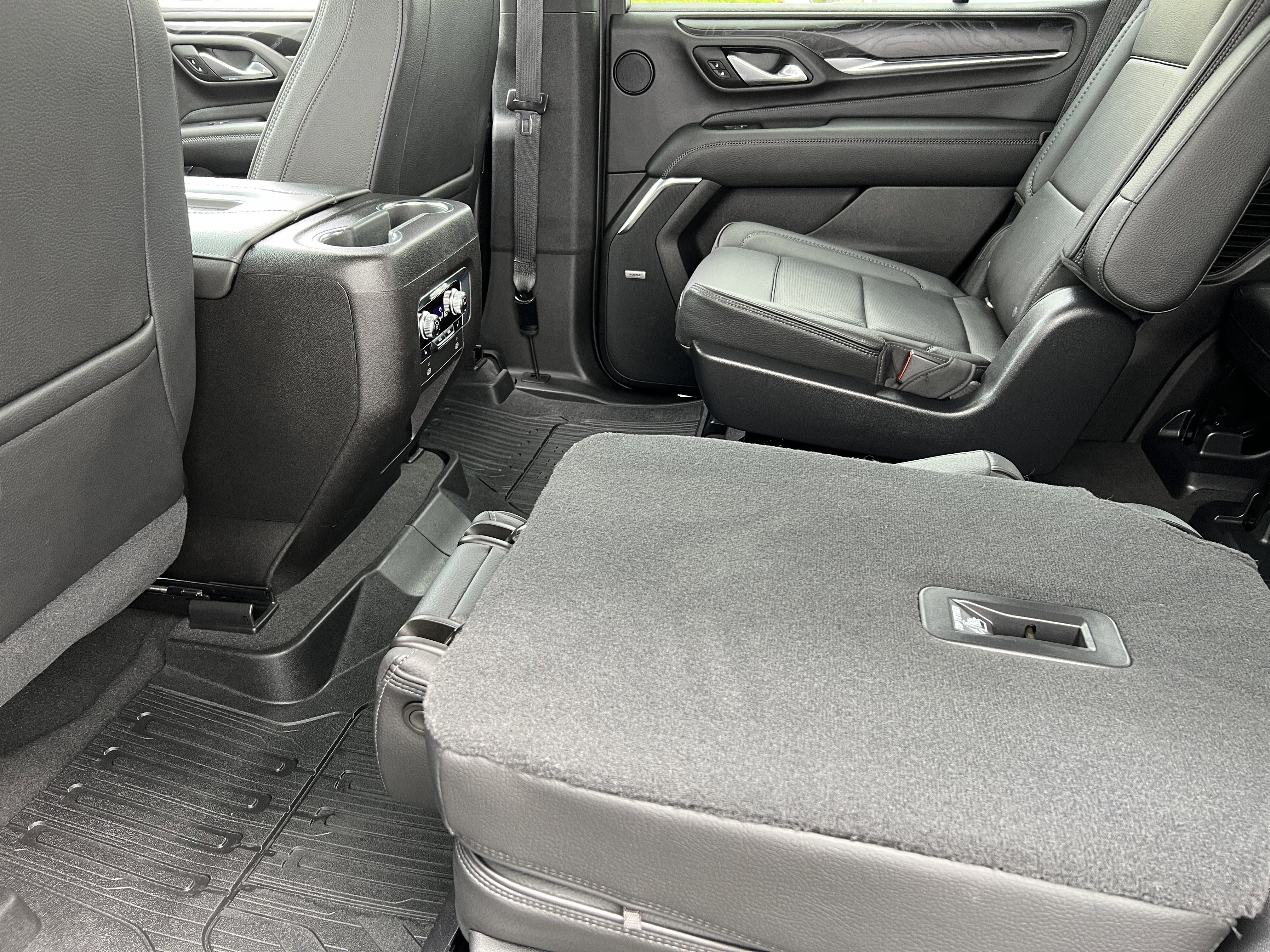 Used 2021 GMC Yukon Denali AWD/4WD image 18