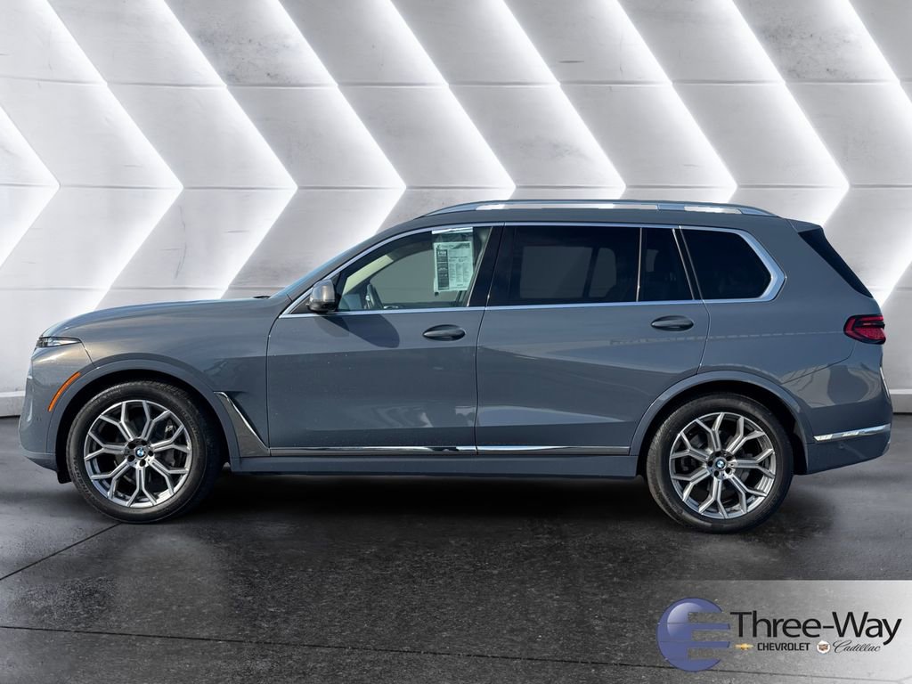 Used 2023 BMW X7 xDrive40i w/ Premium Package image 2