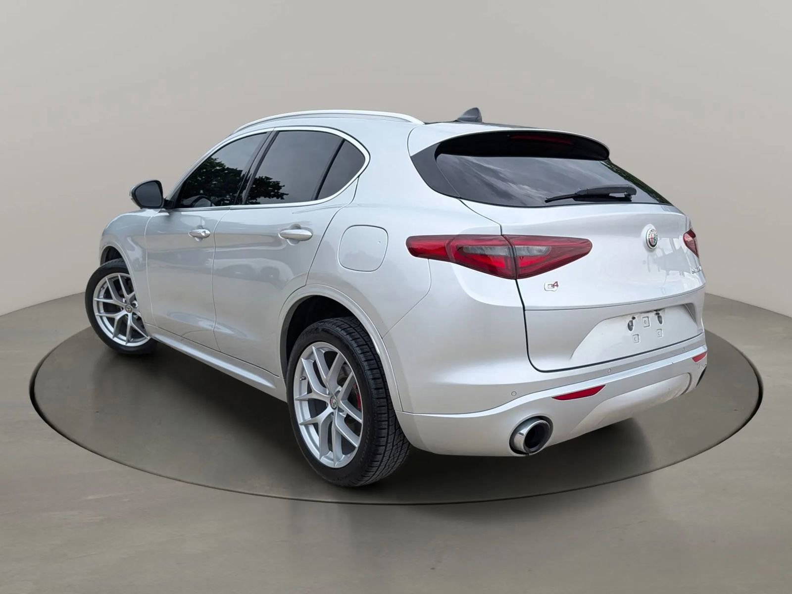 Used 2020 Alfa Romeo Stelvio Ti AWD/4WD image 5