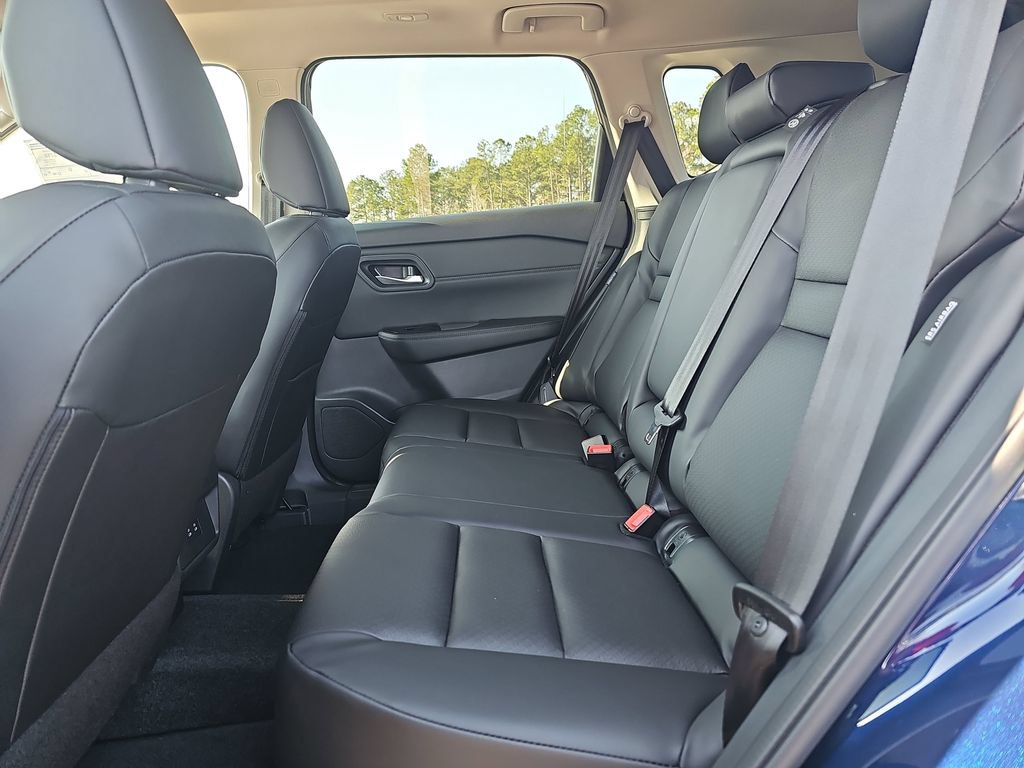 New 2026 Nissan Rogue Dark Armor FWD image 18