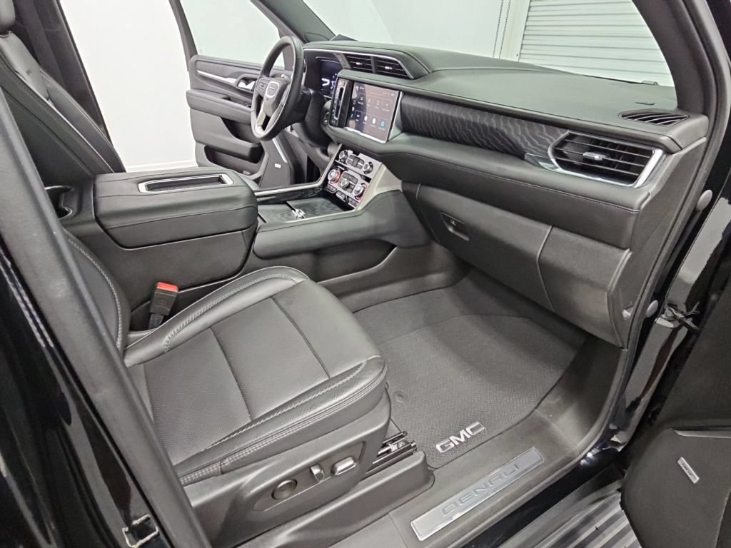 Used 2023 GMC Yukon XL Denali AWD/4WD image 44