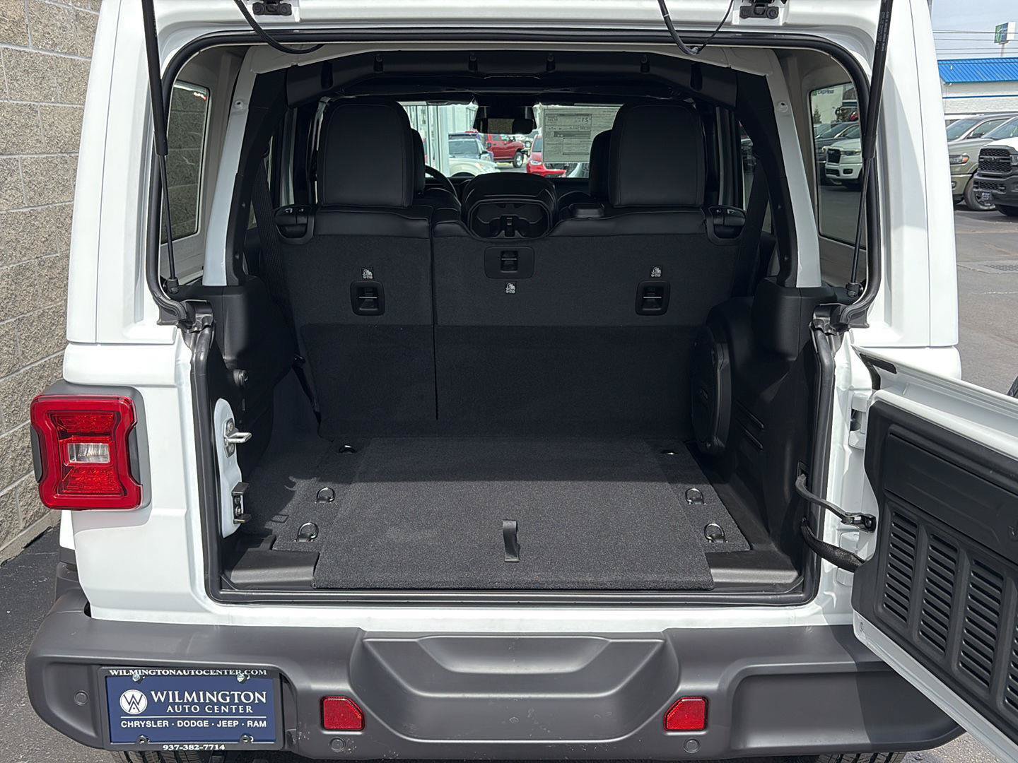 New 2026 Jeep Wrangler Sahara AWD/4WD image 36