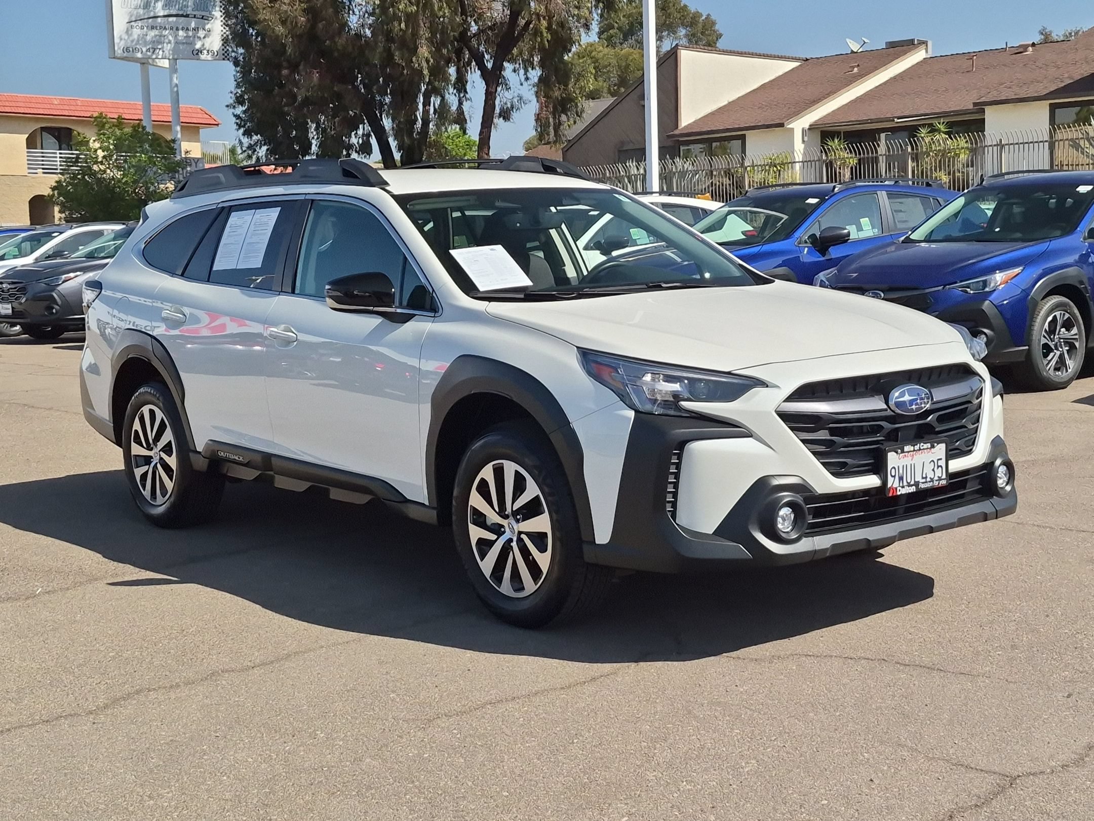 Used 2025 Subaru Outback Premium AWD/4WD image 2